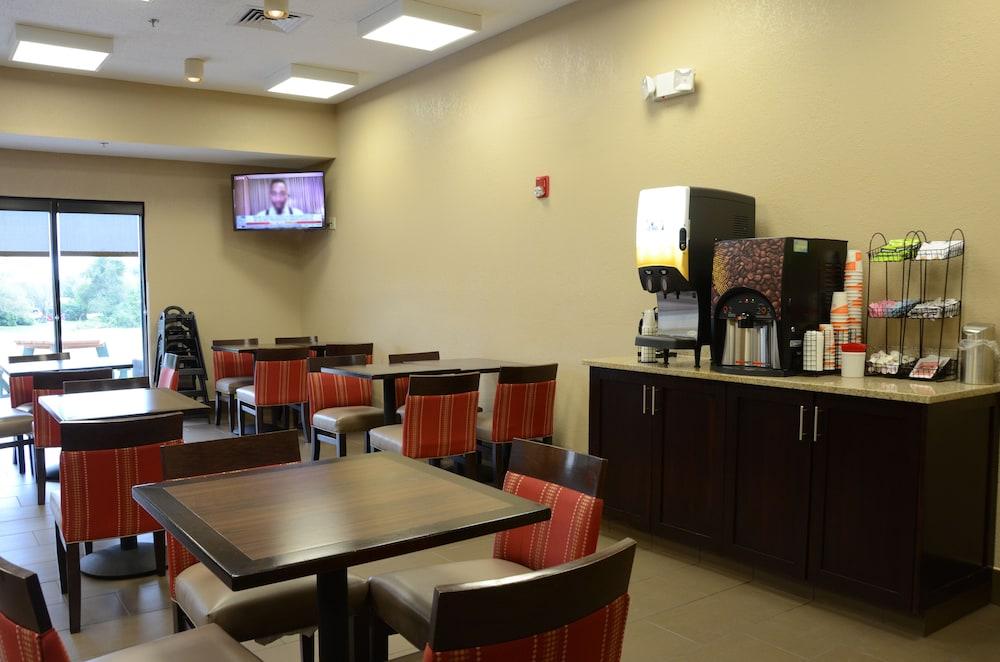 Comfort Inn & Suites Cave City Bagian luar foto